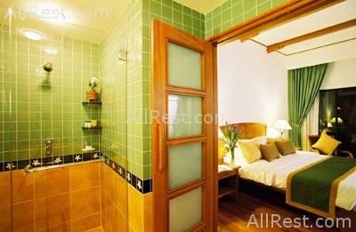 Woodlands Resort 9